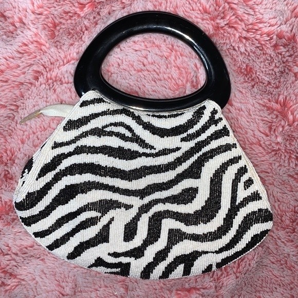 🔴SOLD🔴Black and White Zebra Stripe Pattern Seed Bead Evening Hand Bag - Picture 1 of 9